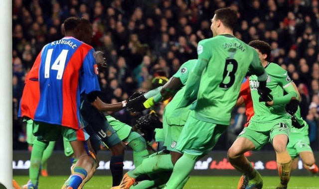 CCTV体育赛事直播：技术保障、互动体验、专业解说与文化传播解析